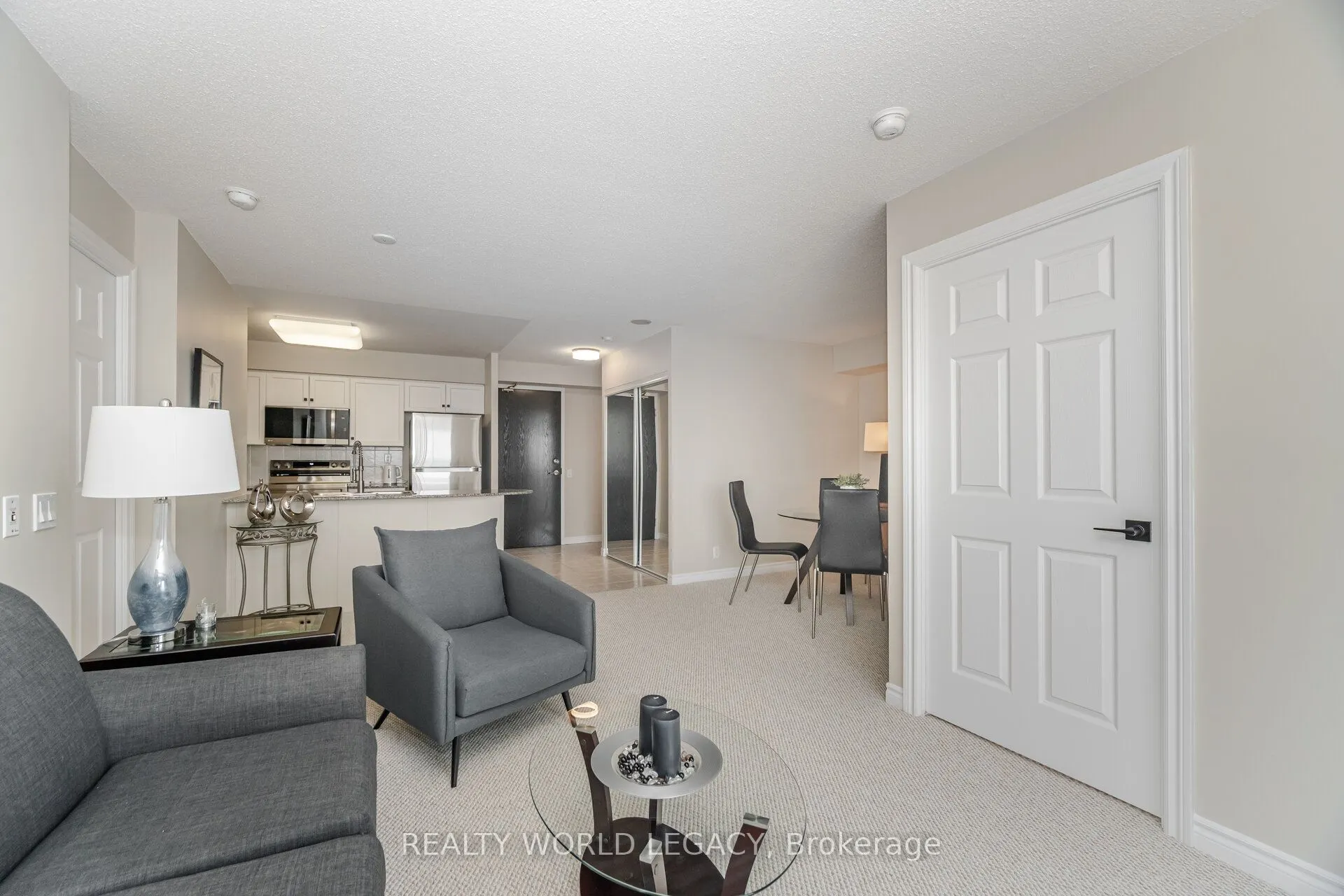 1720 Eglinton Avenue E, #610