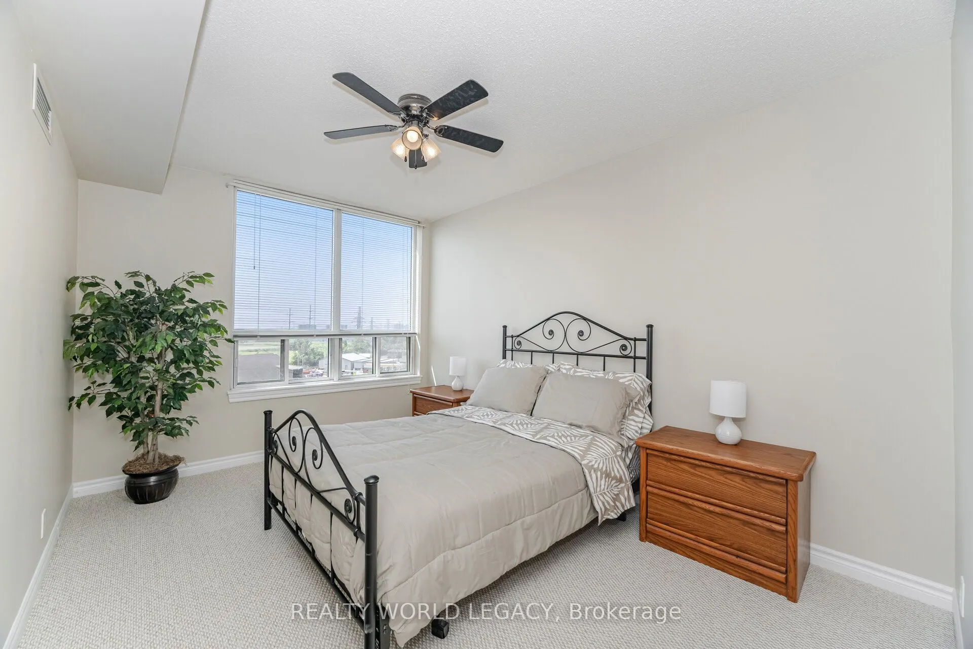 1720 Eglinton Avenue E, #610