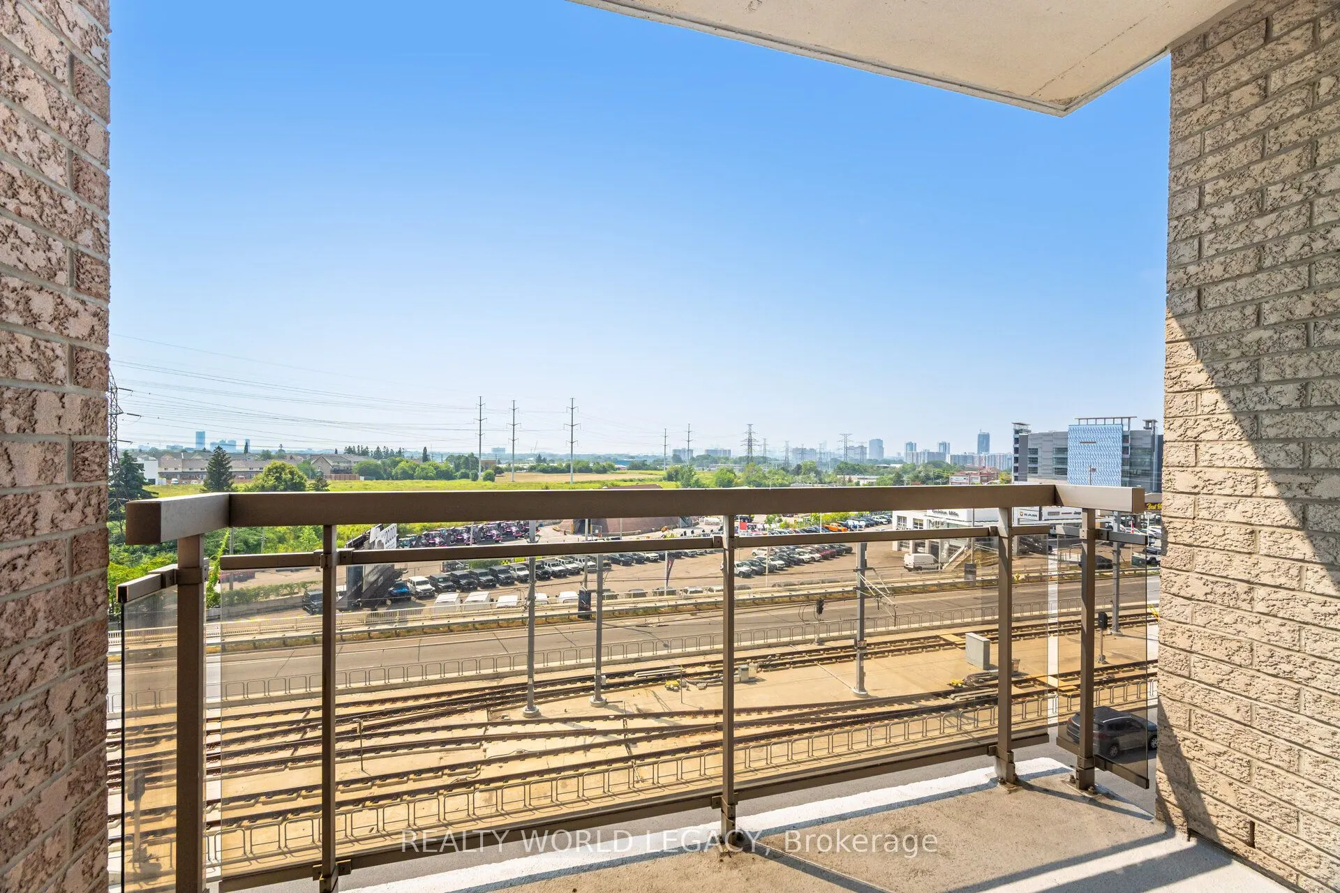 1720 Eglinton Avenue E, #610