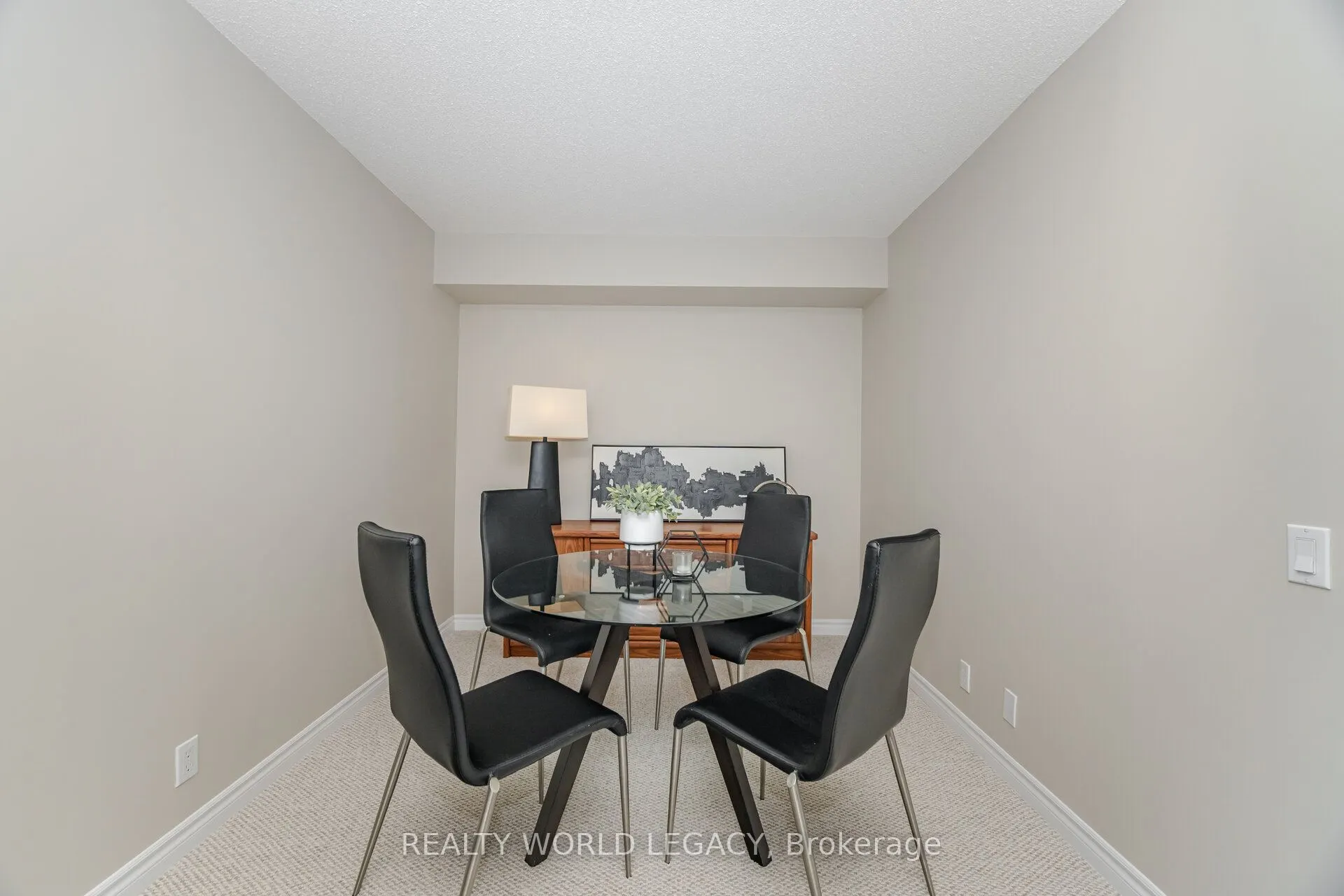 1720 Eglinton Avenue E, #610