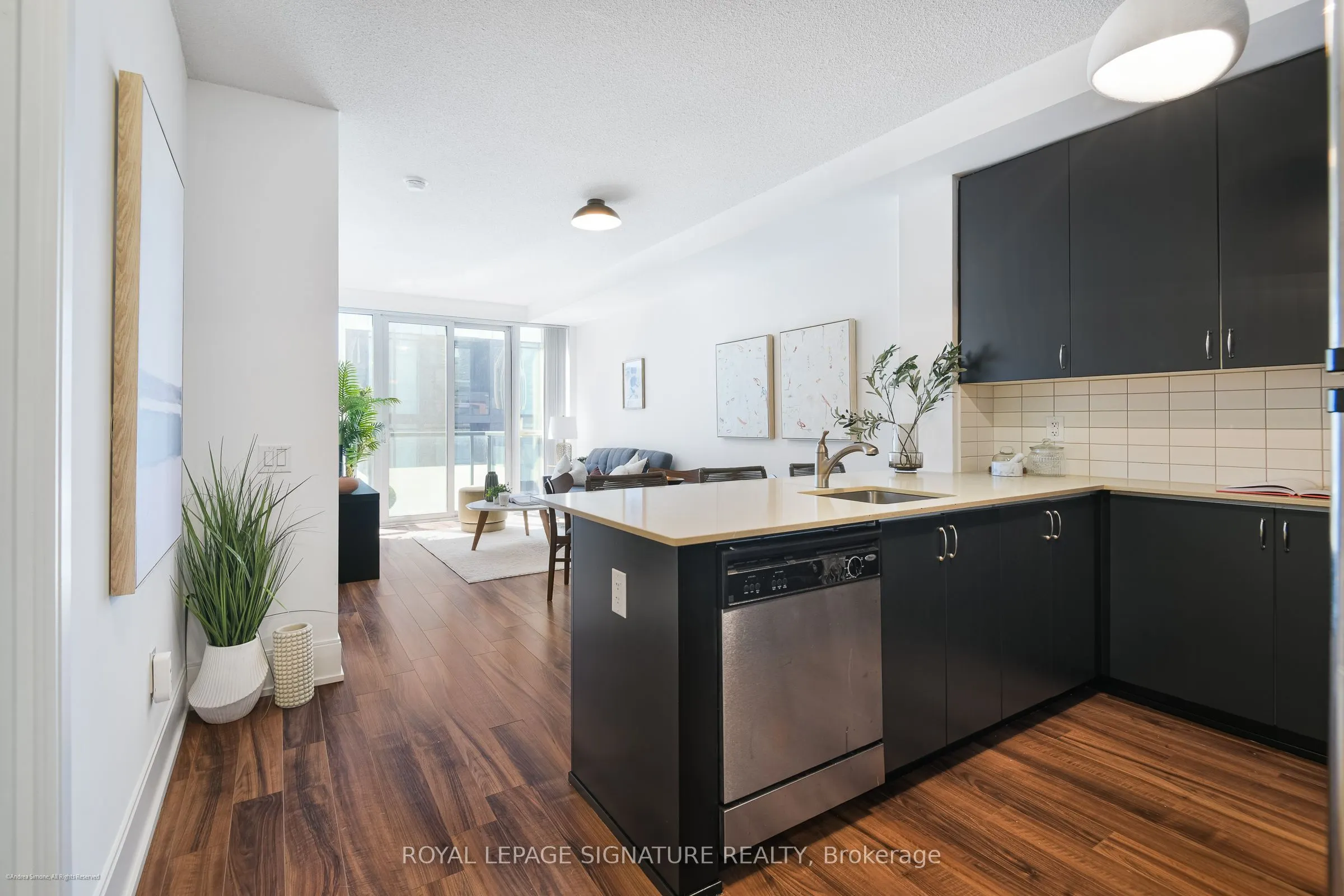 560 Front Street W, #1007