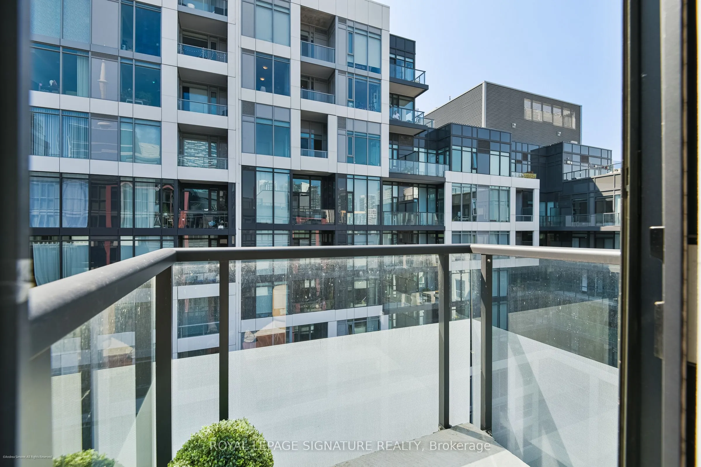 560 Front Street W, #1007