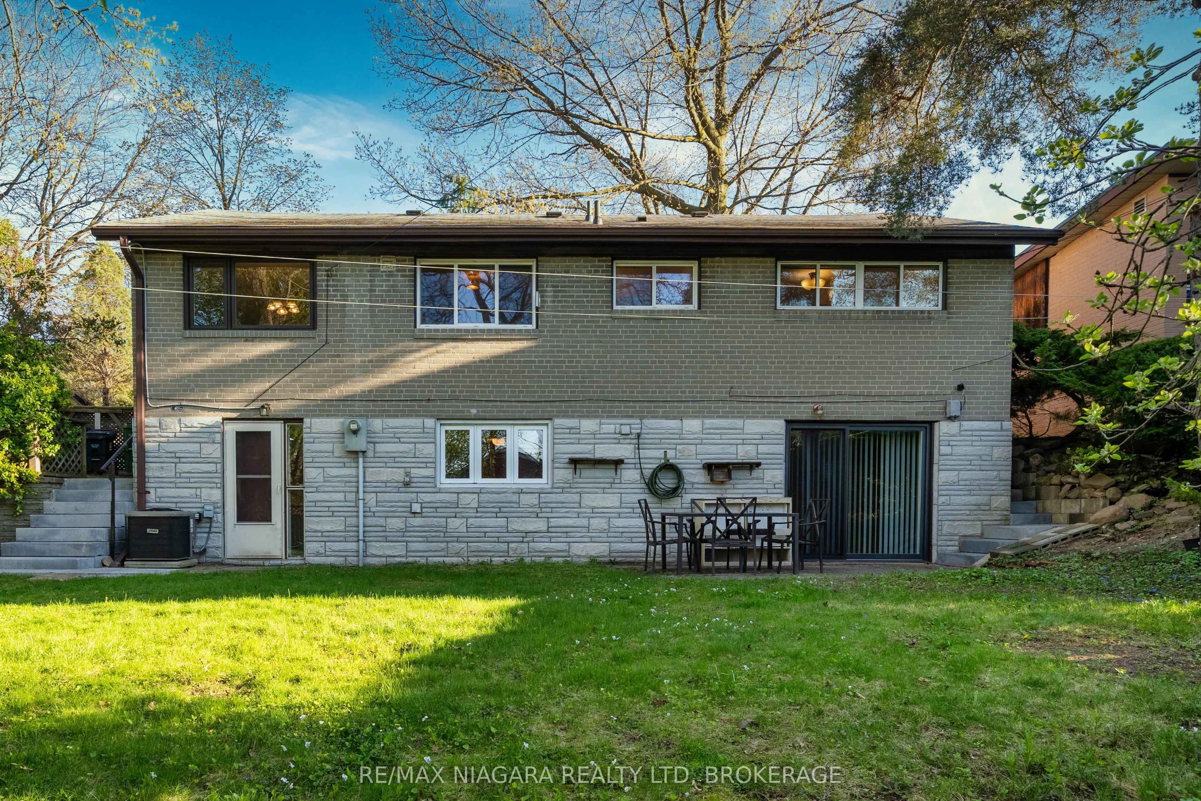 55 North Hills Terrace
