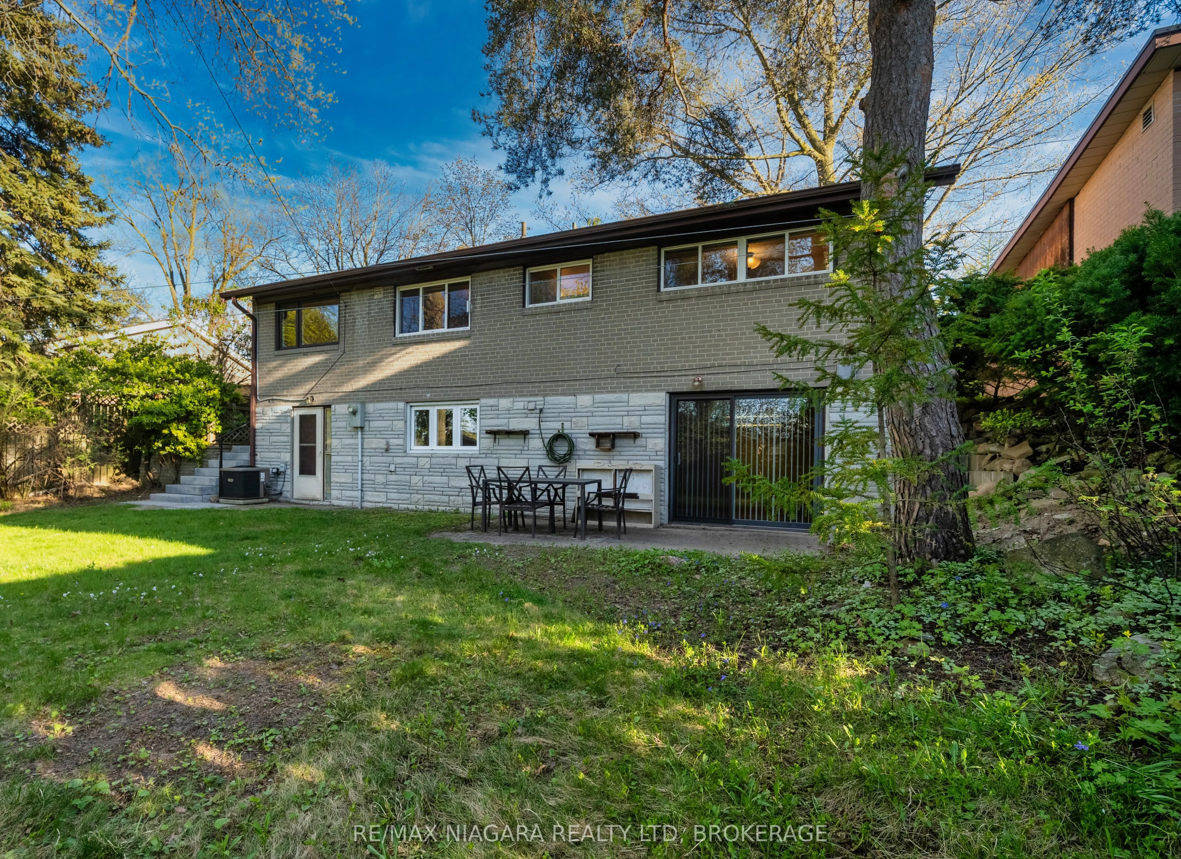 55 North Hills Terrace