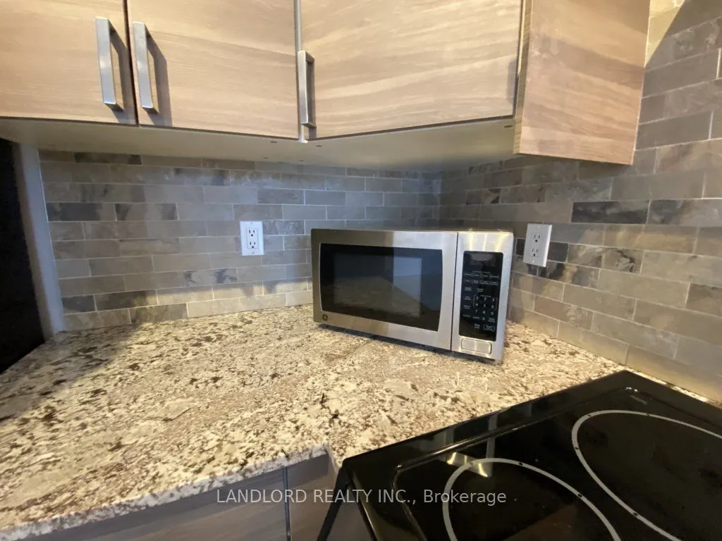 700 King Street W, #212