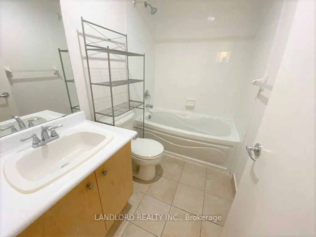 700 King Street W, #212