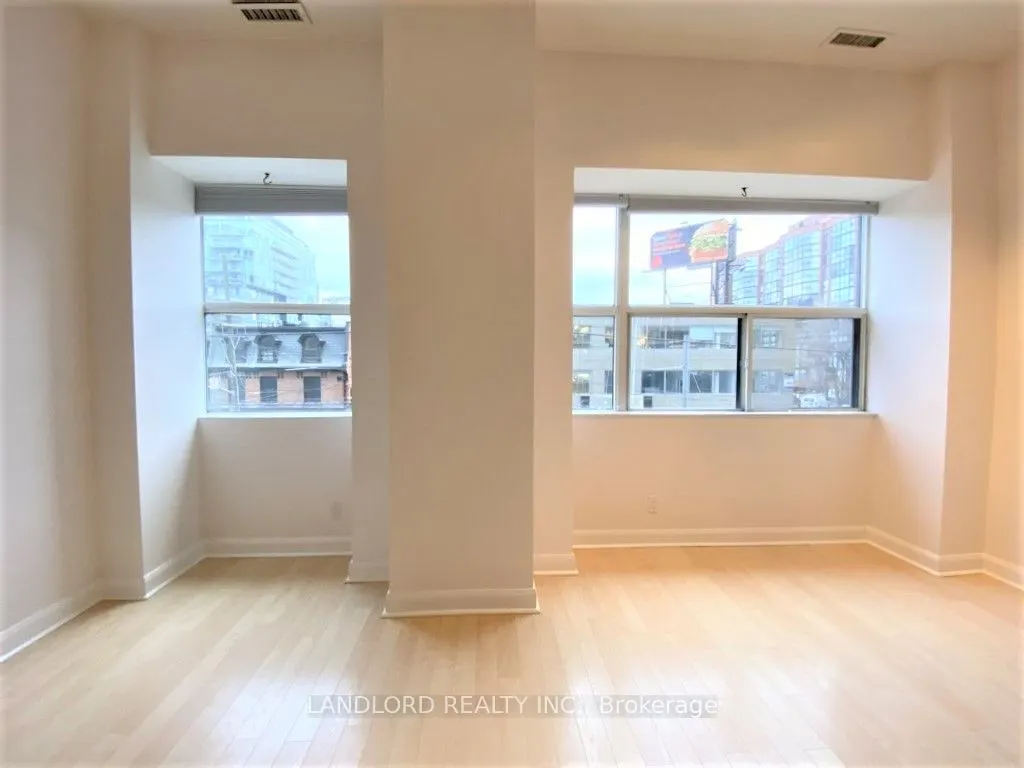 700 King Street W, #212