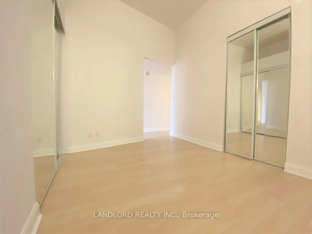 700 King Street W, #212