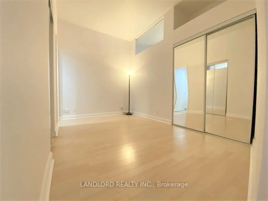 700 King Street W, #212