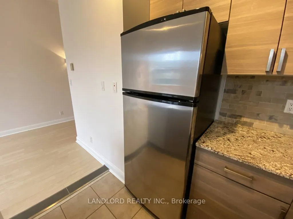 700 King Street W, #212