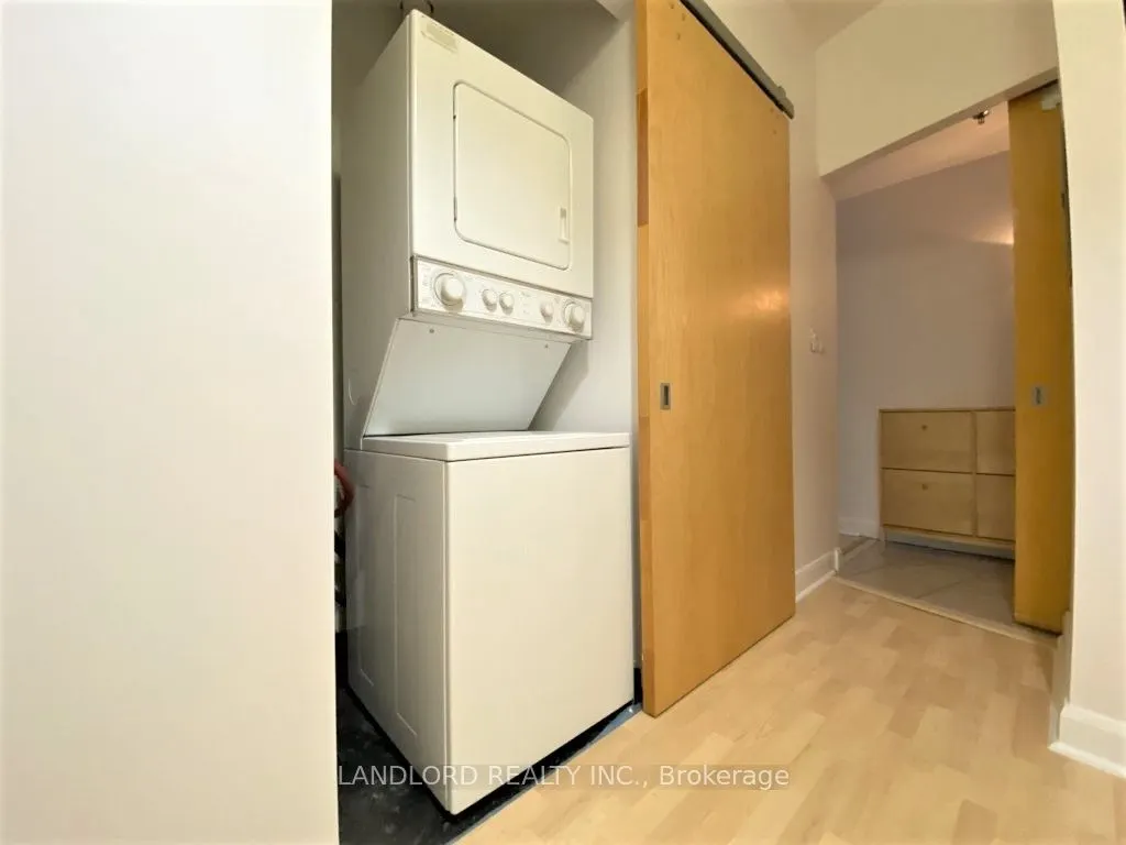 700 King Street W, #212