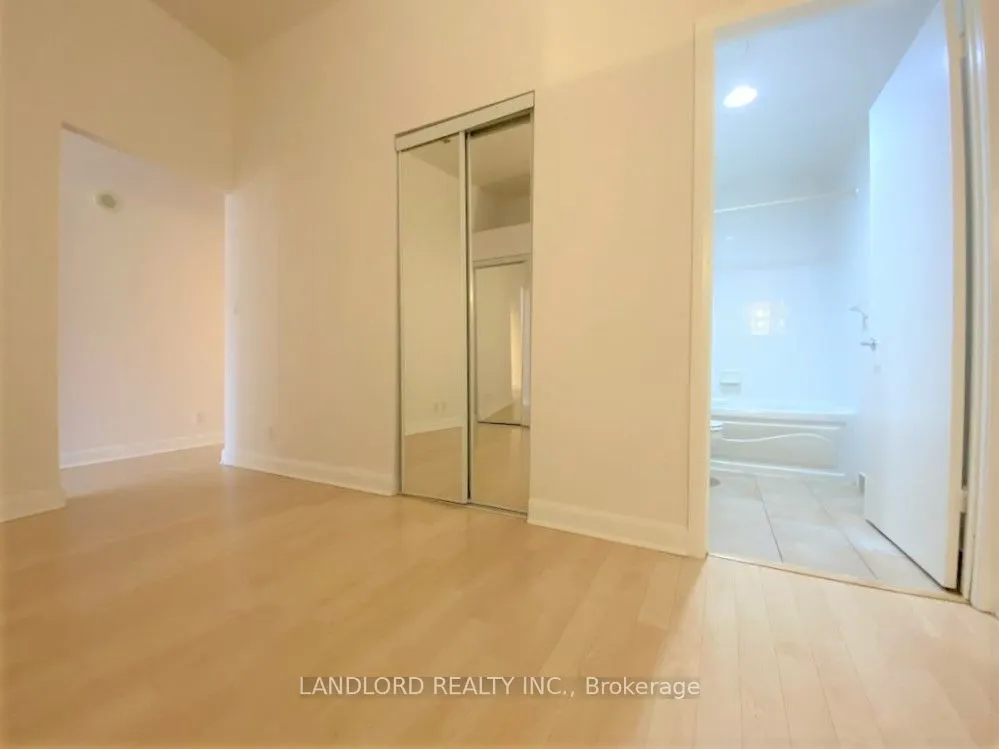 700 King Street W, #212