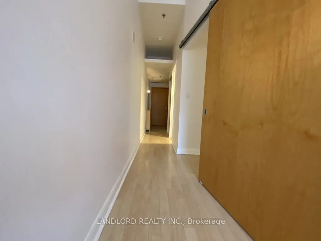 700 King Street W, #212