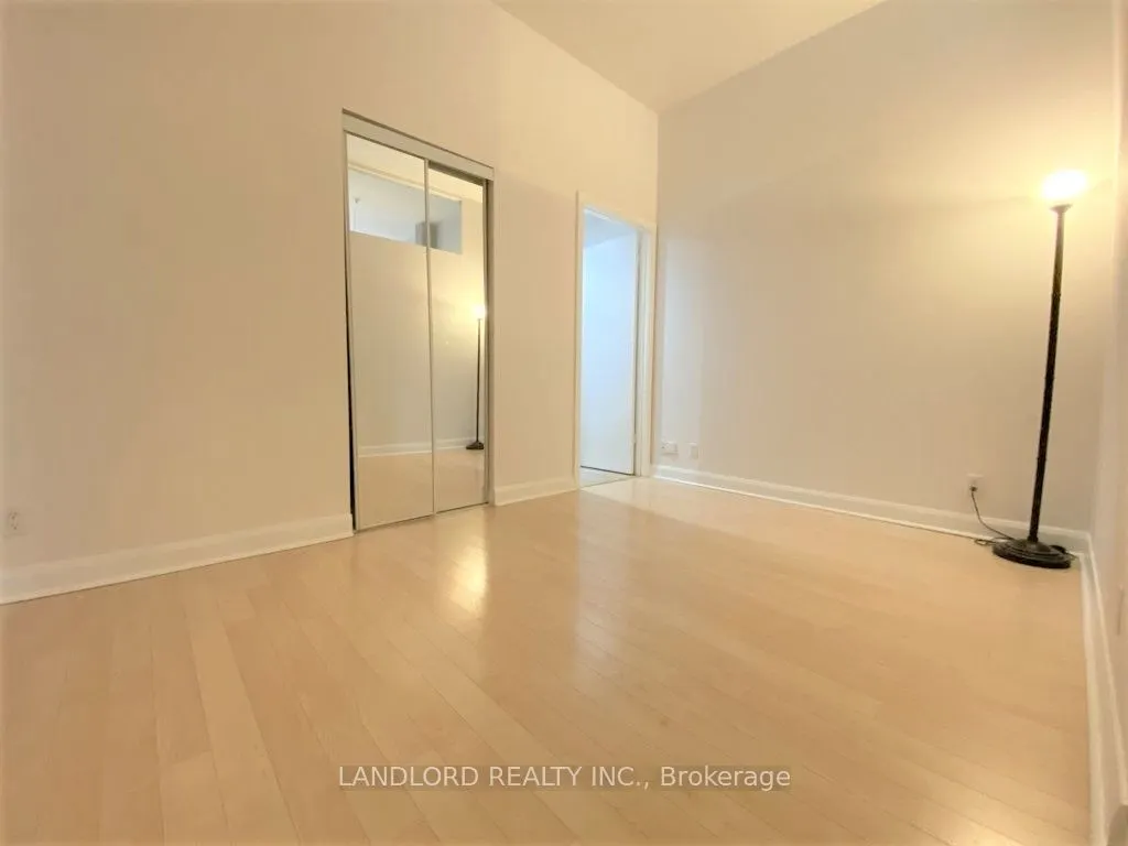 700 King Street W, #212
