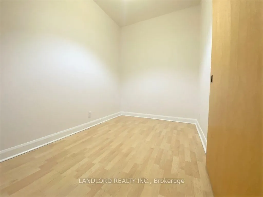 700 King Street W, #212