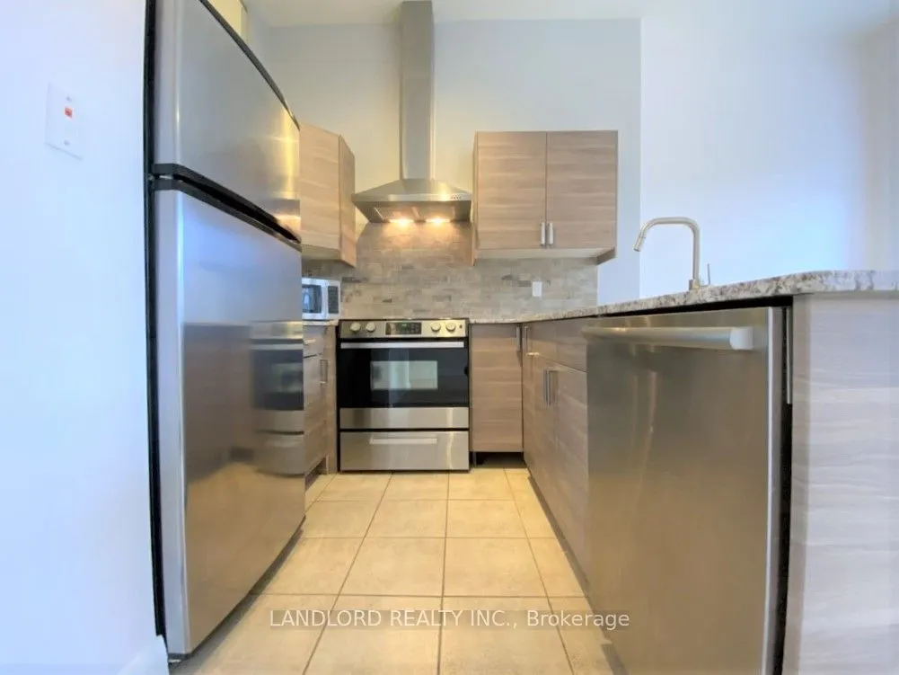 700 King Street W, #212