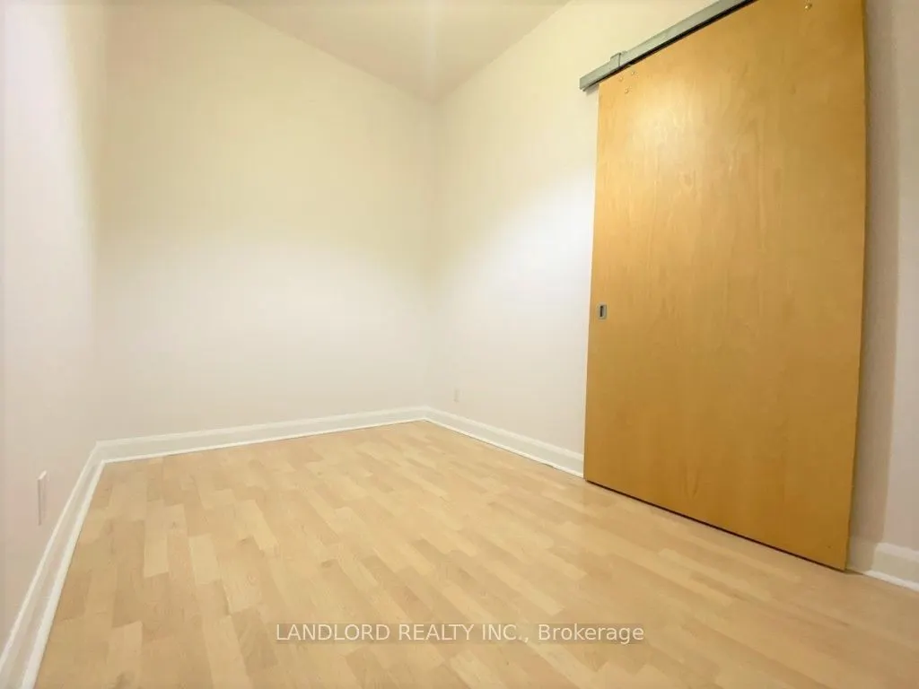 700 King Street W, #212