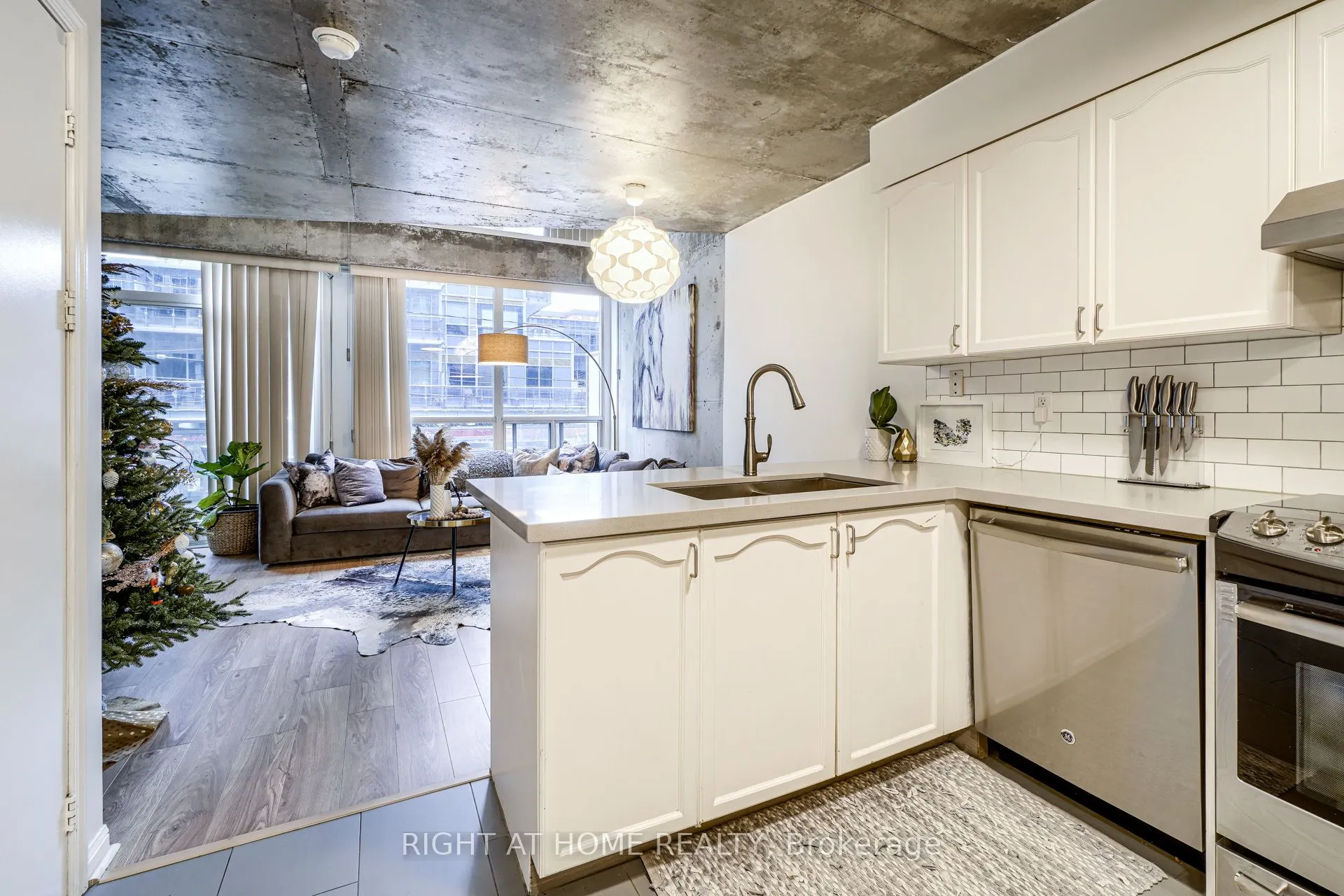 1029 King Street W, #215