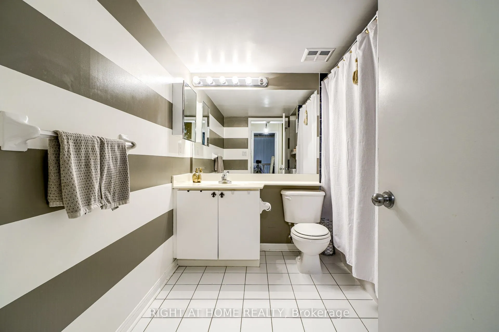 1029 King Street W, #215