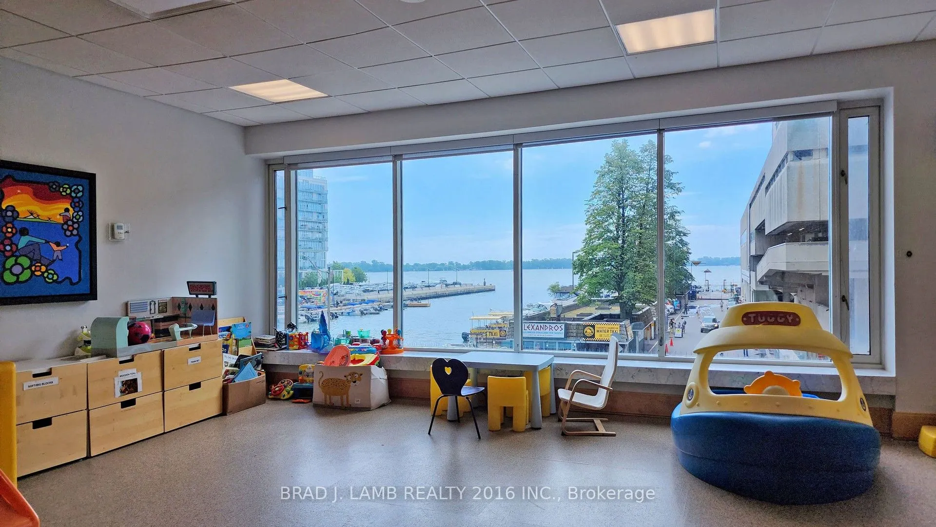 10 Yonge Street, #907