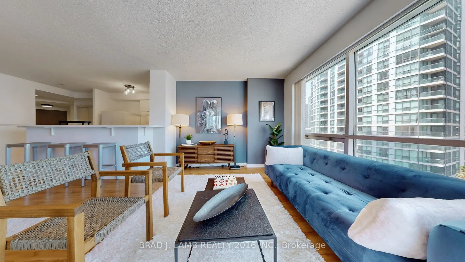 10 Yonge Street, #907