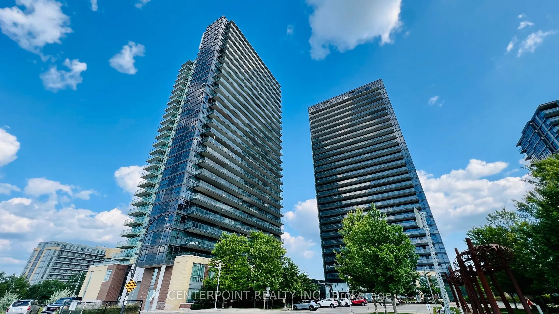33 Singer Court, #PH06
