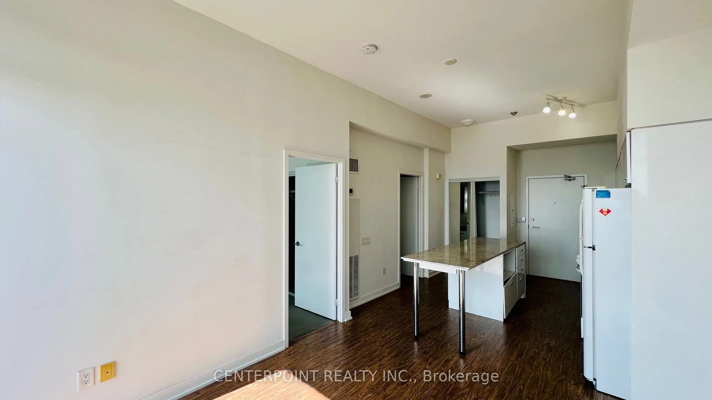 33 Singer Court, #PH06