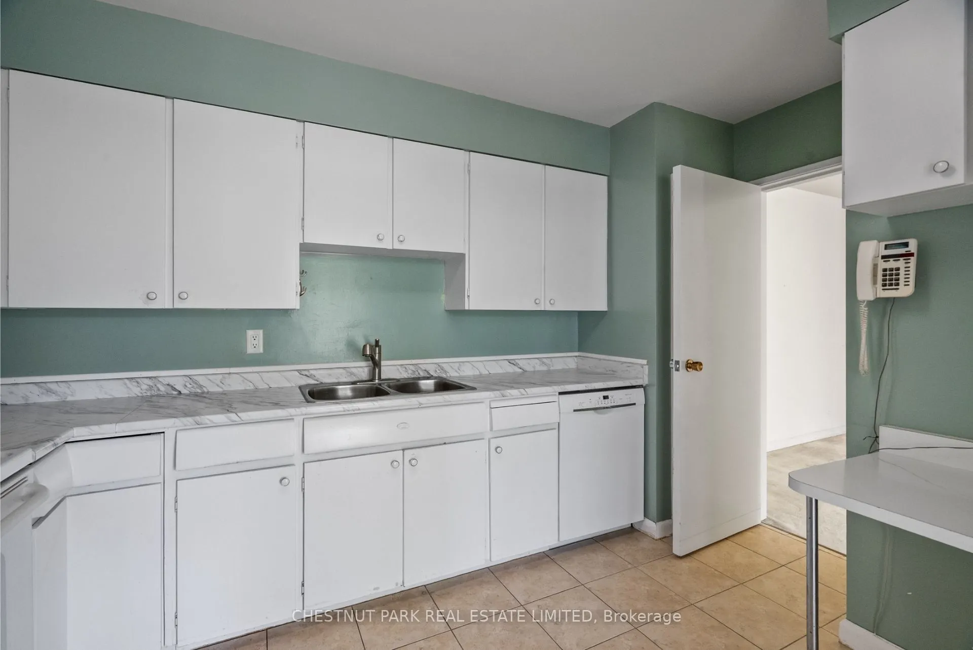 500 Avenue Road, #602
