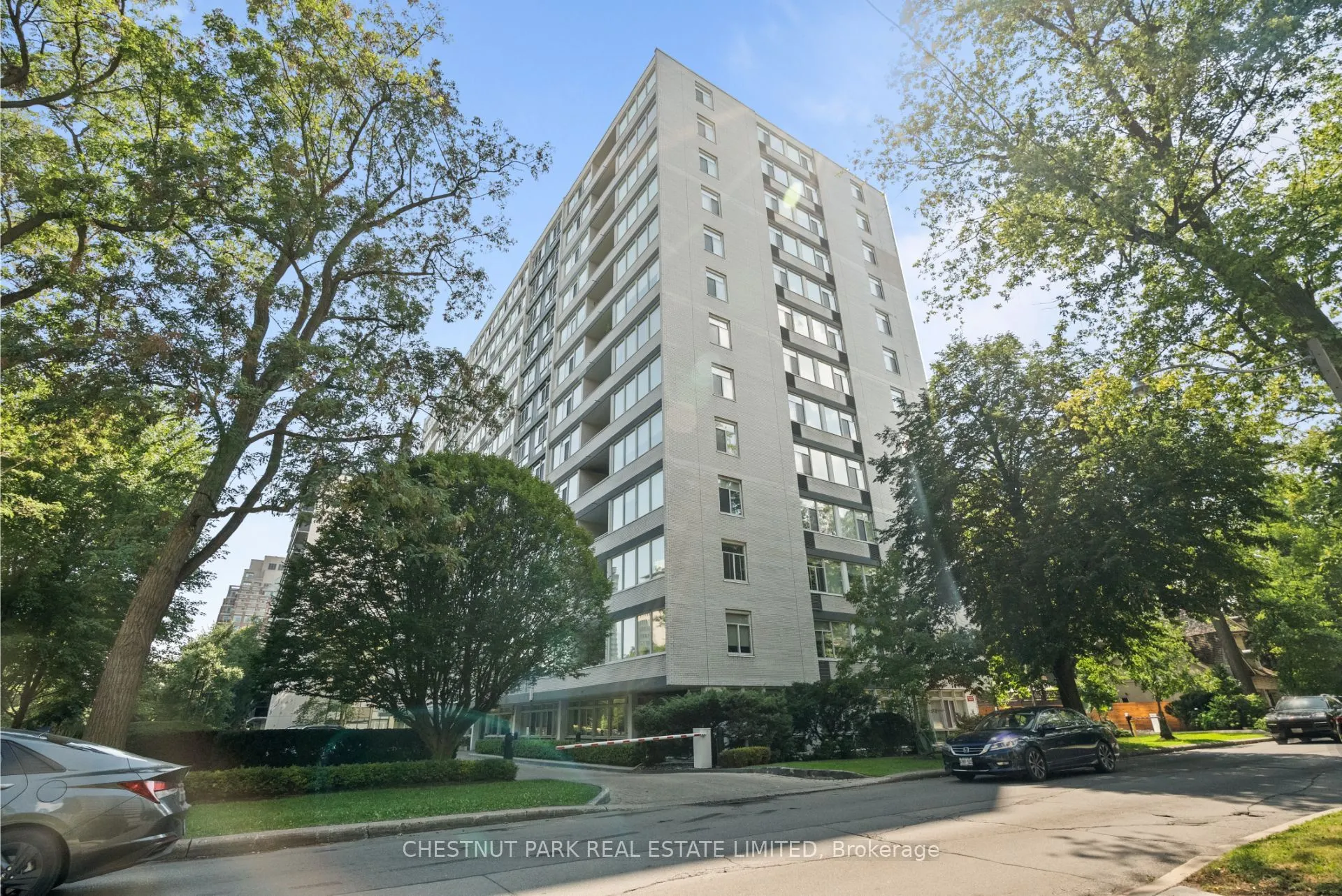 500 Avenue Road, #602