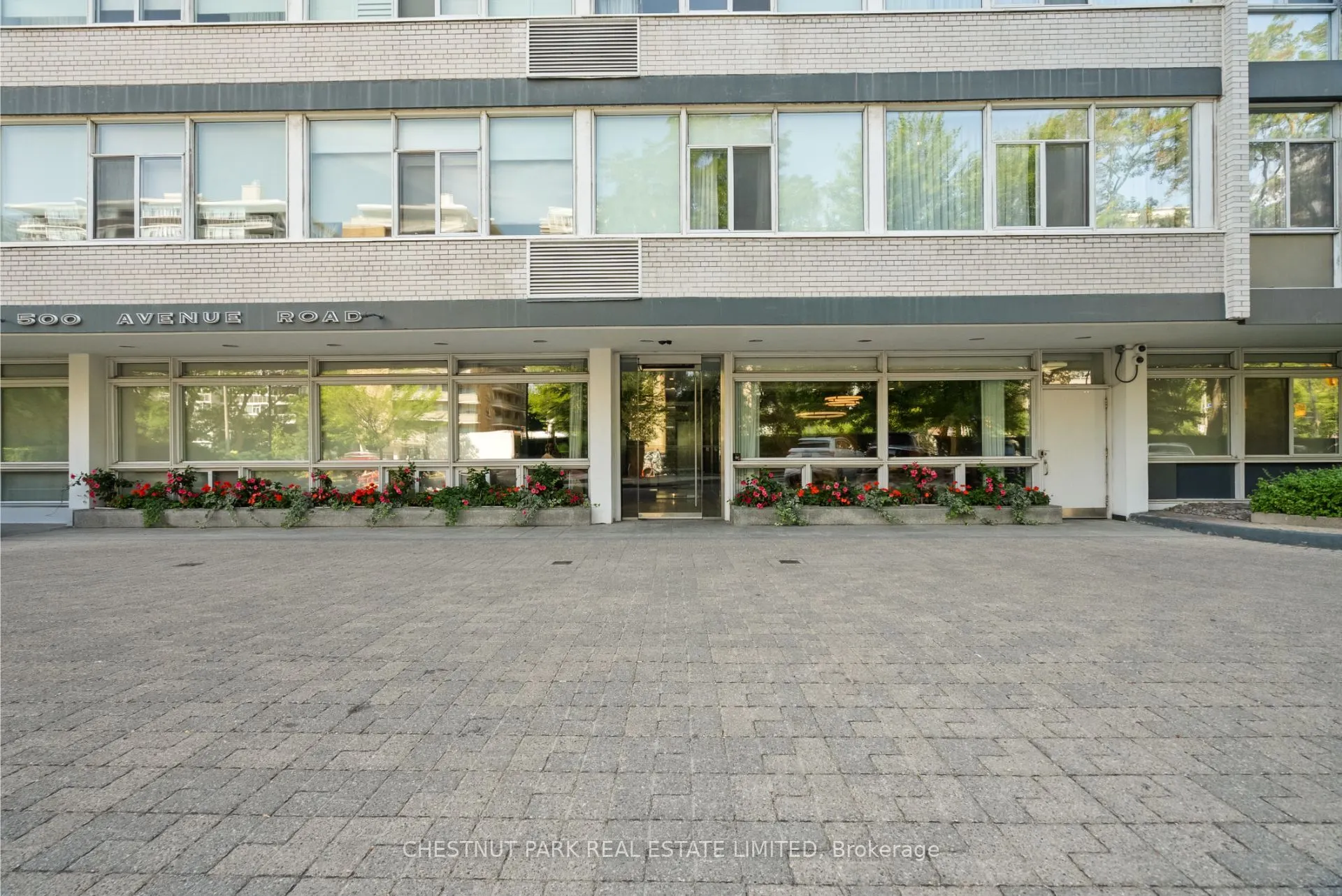 500 Avenue Road, #602