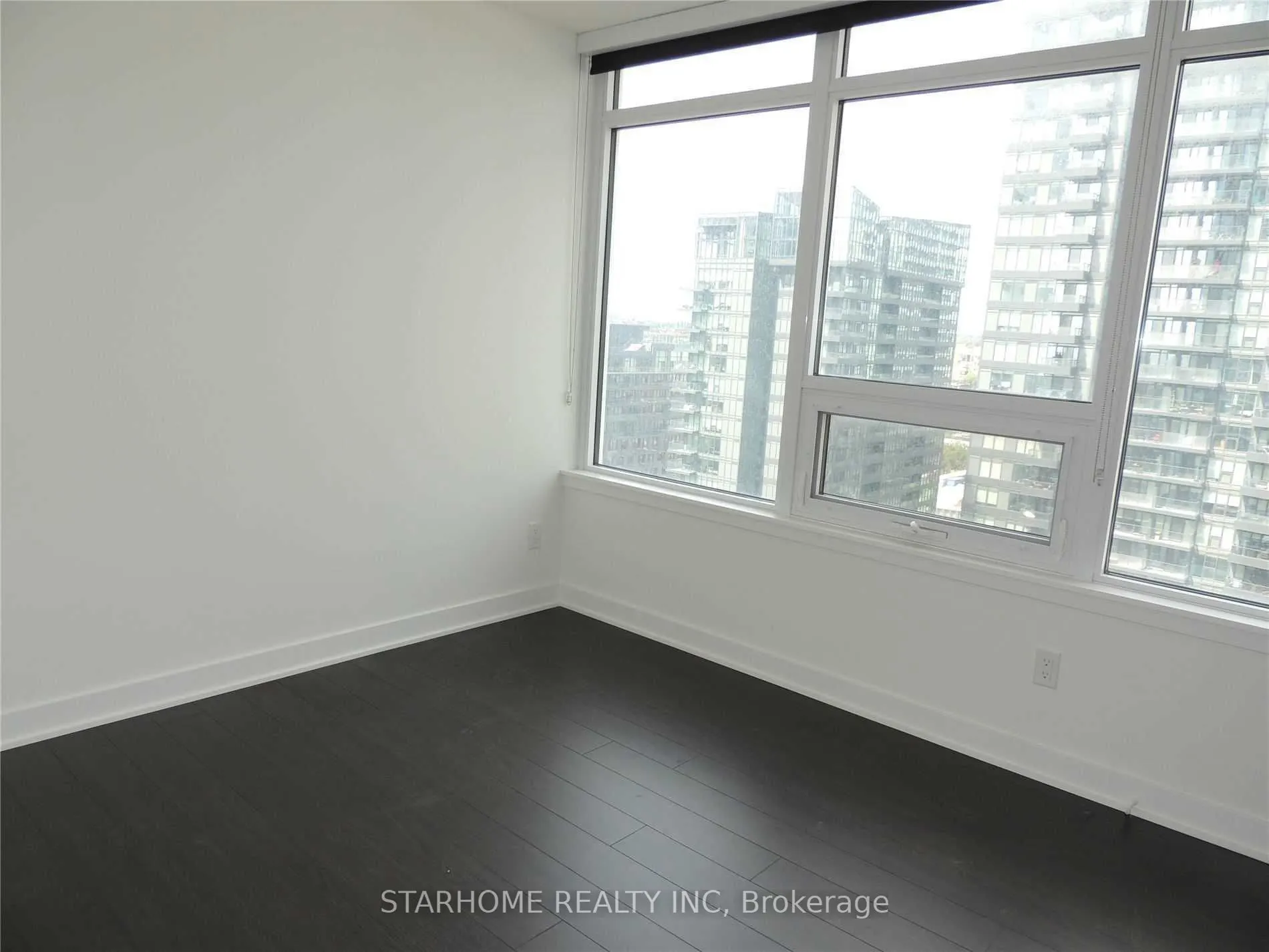 17 Bathurst Street, #2010