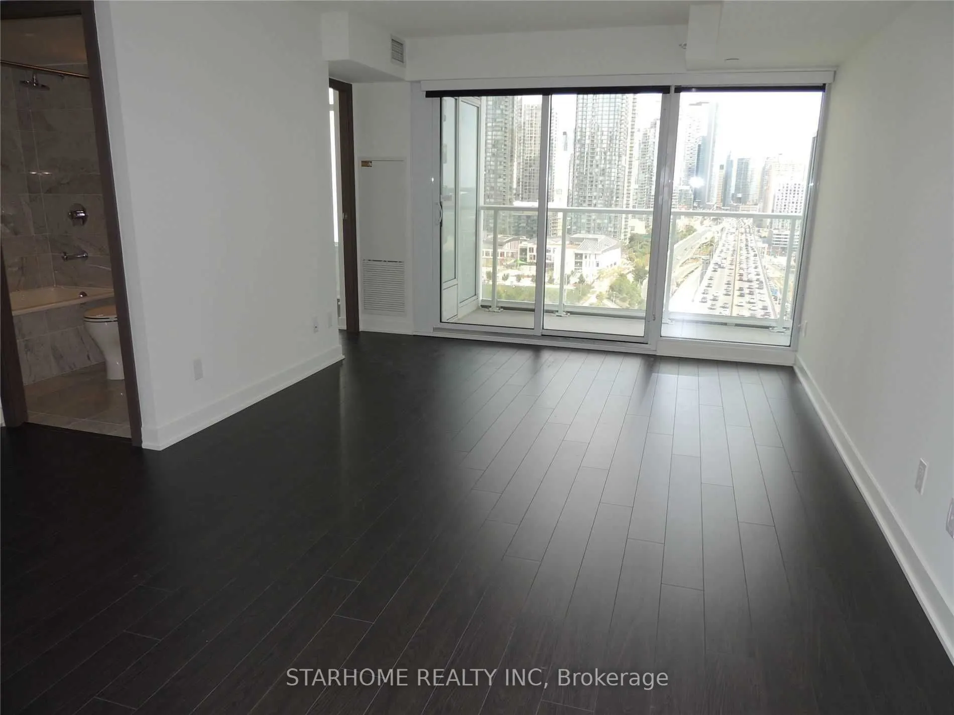 17 Bathurst Street, #2010
