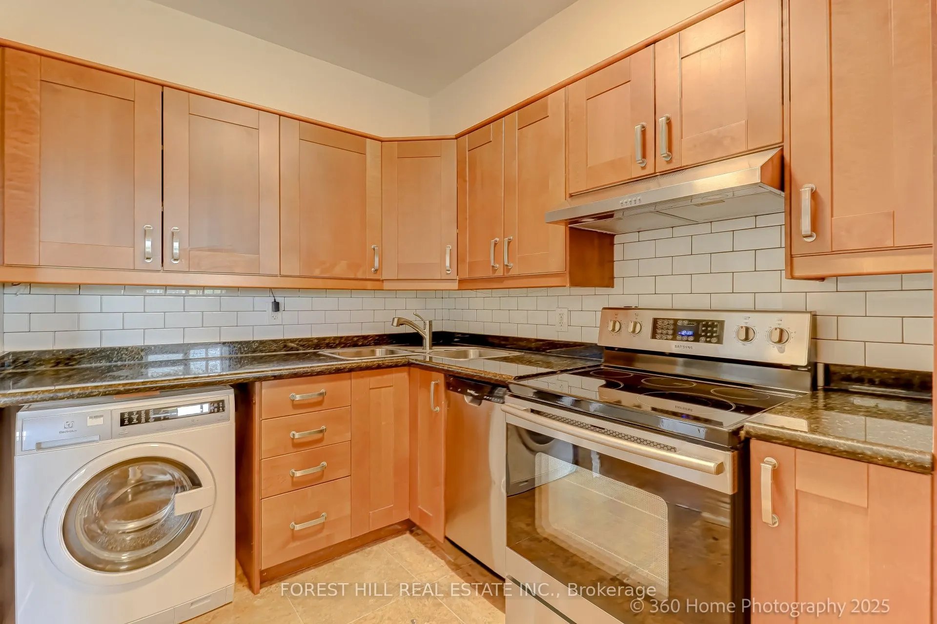 5949 Yonge Street, #403
