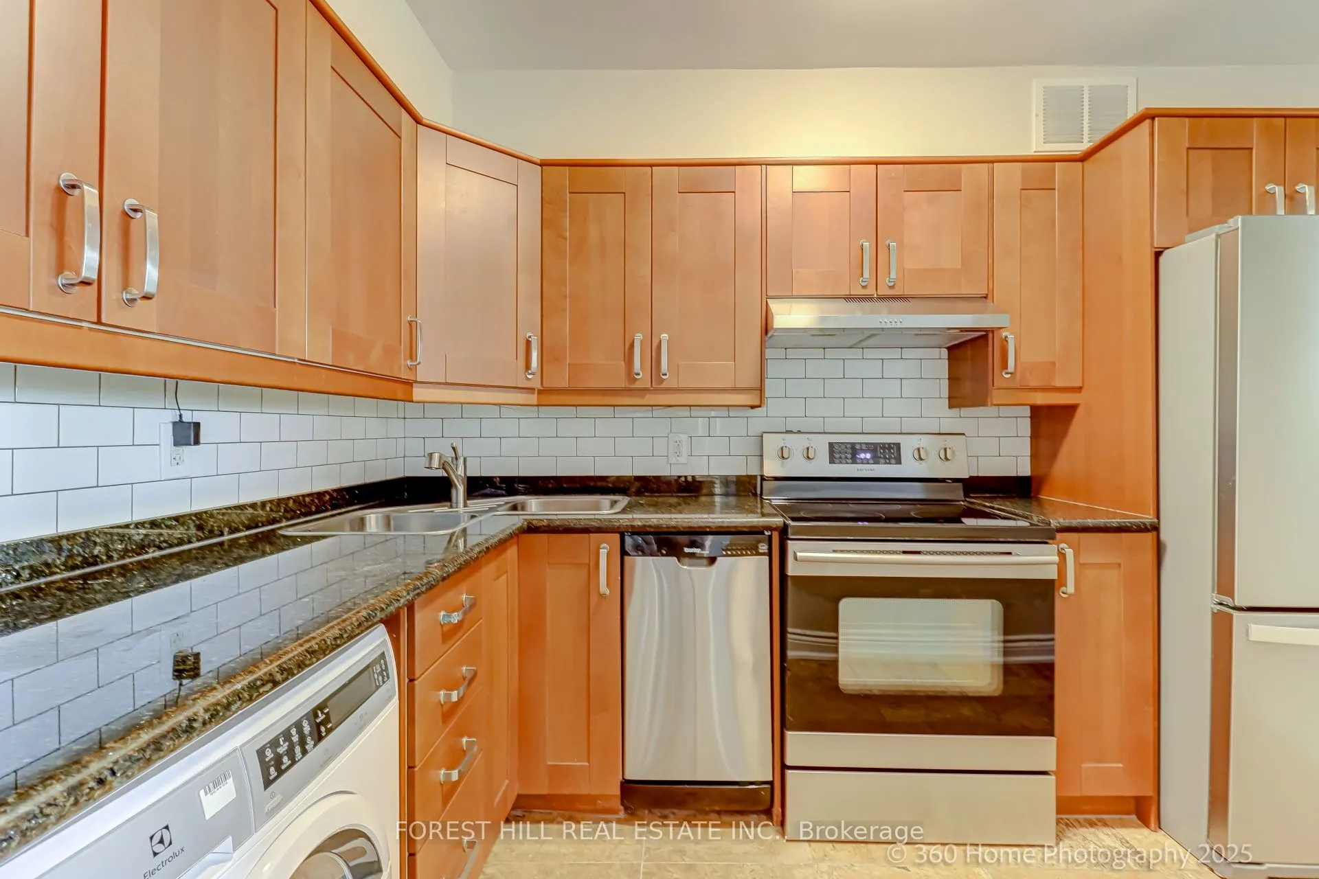 5949 Yonge Street, #403