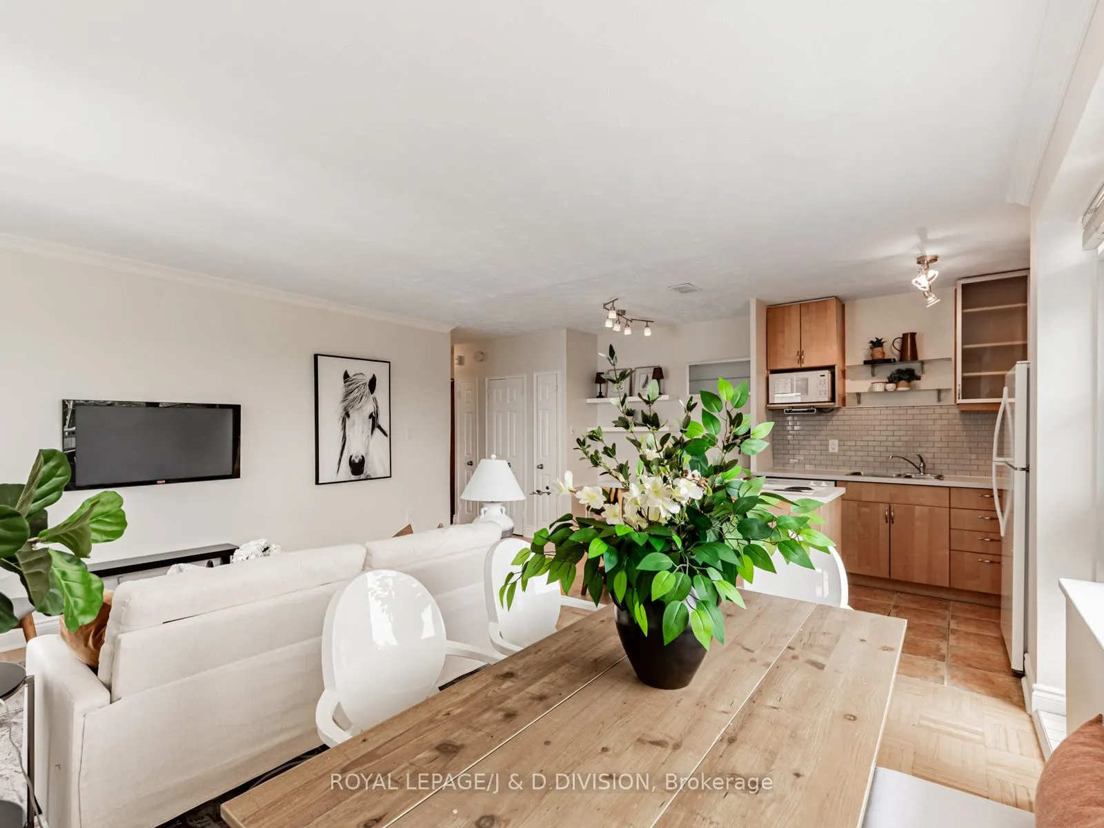 1901 Bayview Avenue, #301