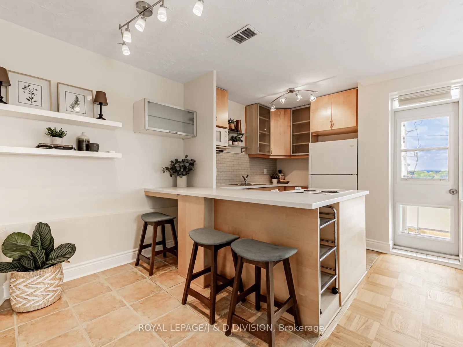 1901 Bayview Avenue, #301