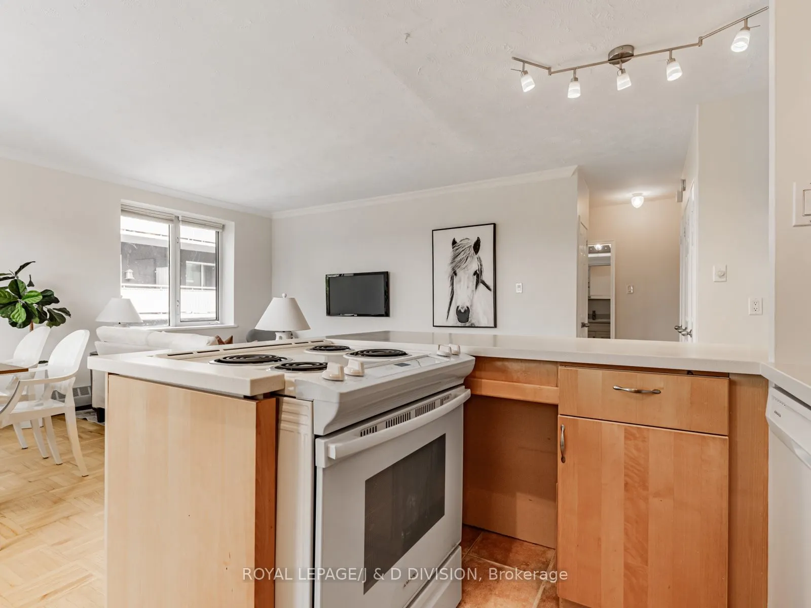 1901 Bayview Avenue, #301