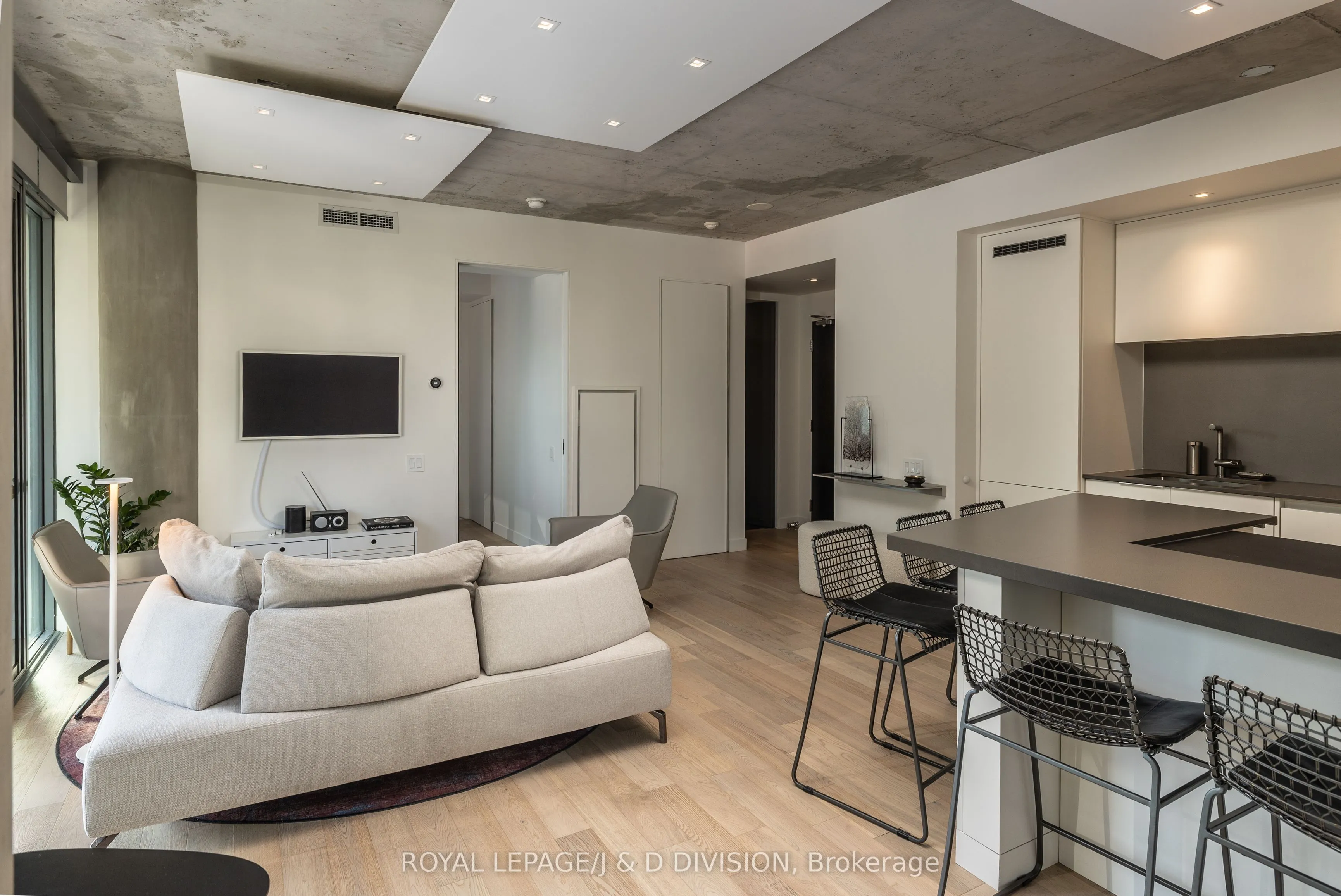 650 King Street W, #506