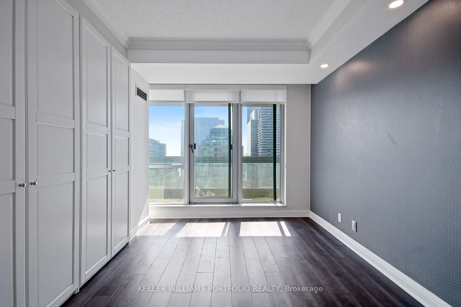10 Yonge Street, #3302