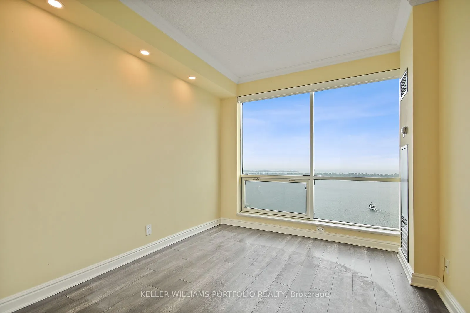 10 Yonge Street, #3302