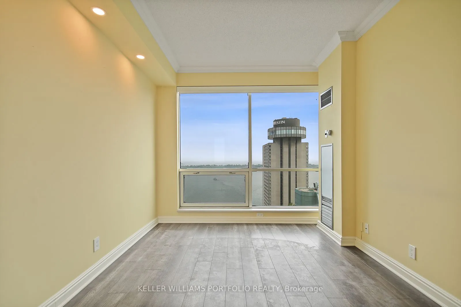 10 Yonge Street, #3302