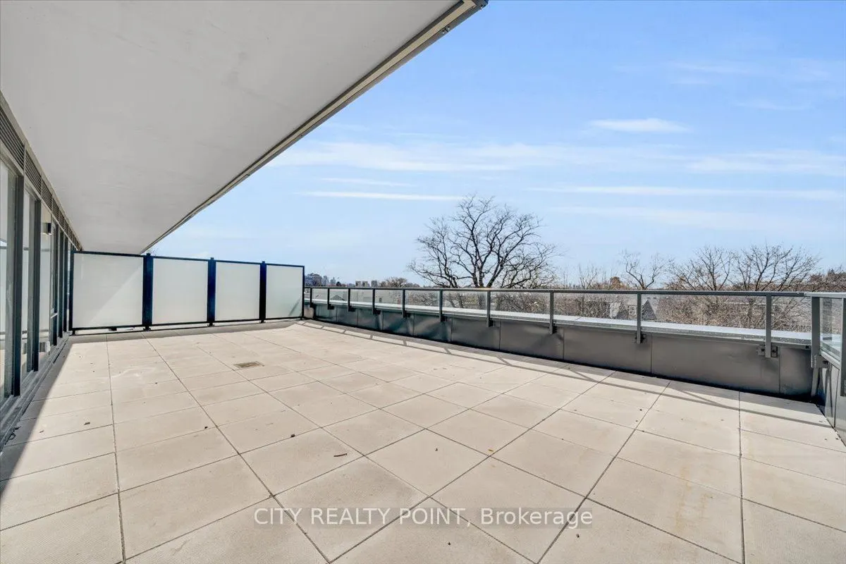 664 Spadina Avenue, #503