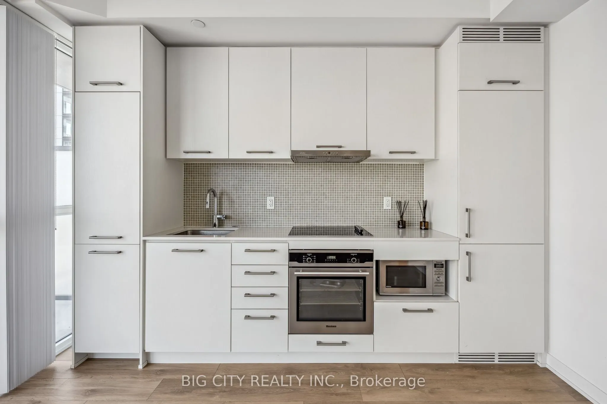87 Peter Street, #3107