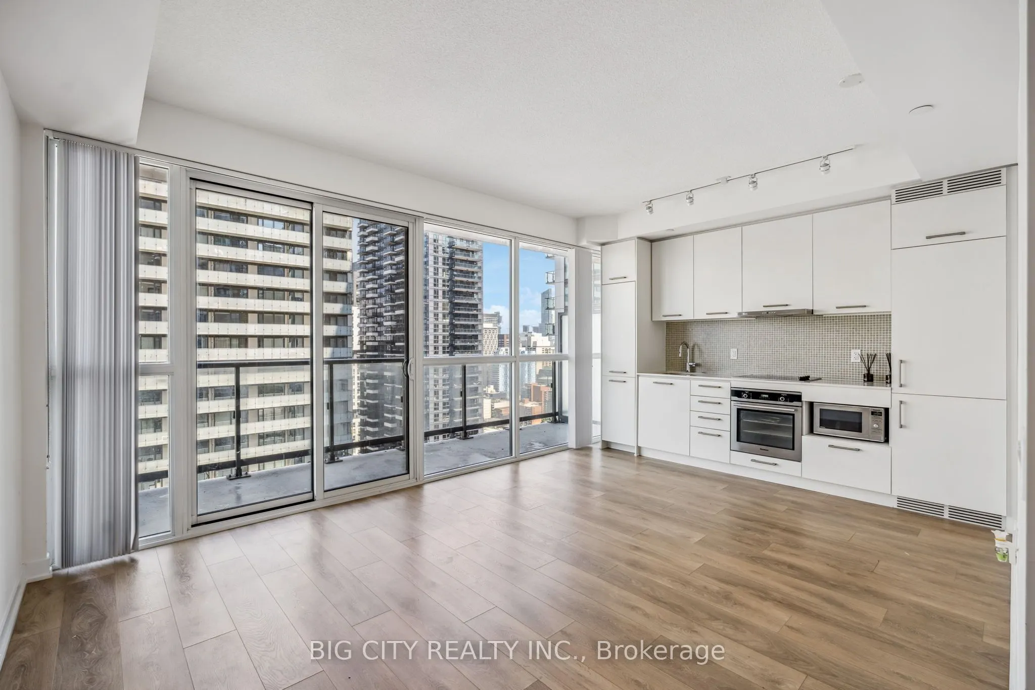 87 Peter Street, #3107