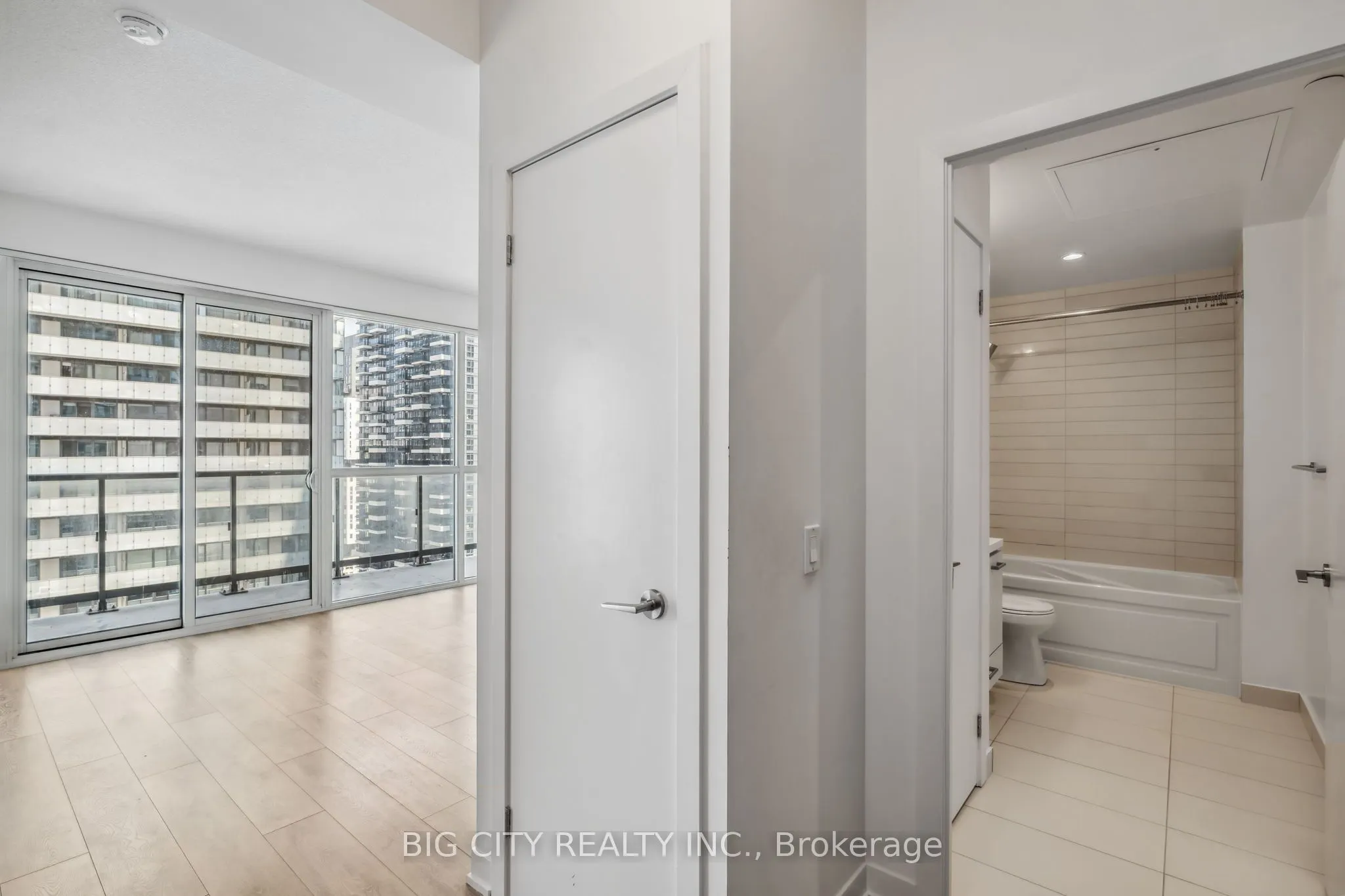 87 Peter Street, #3107