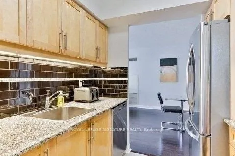33 Sheppard Avenue E, #810