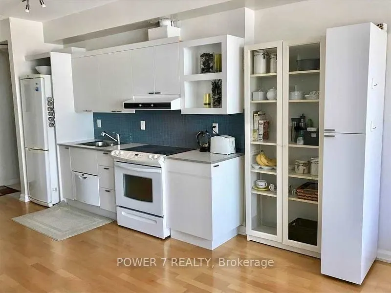 111 Elizabeth Street, #1527