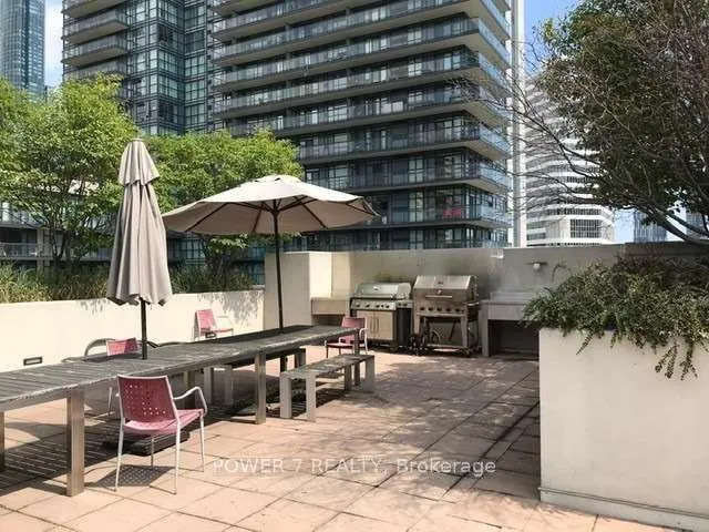 111 Elizabeth Street, #1527