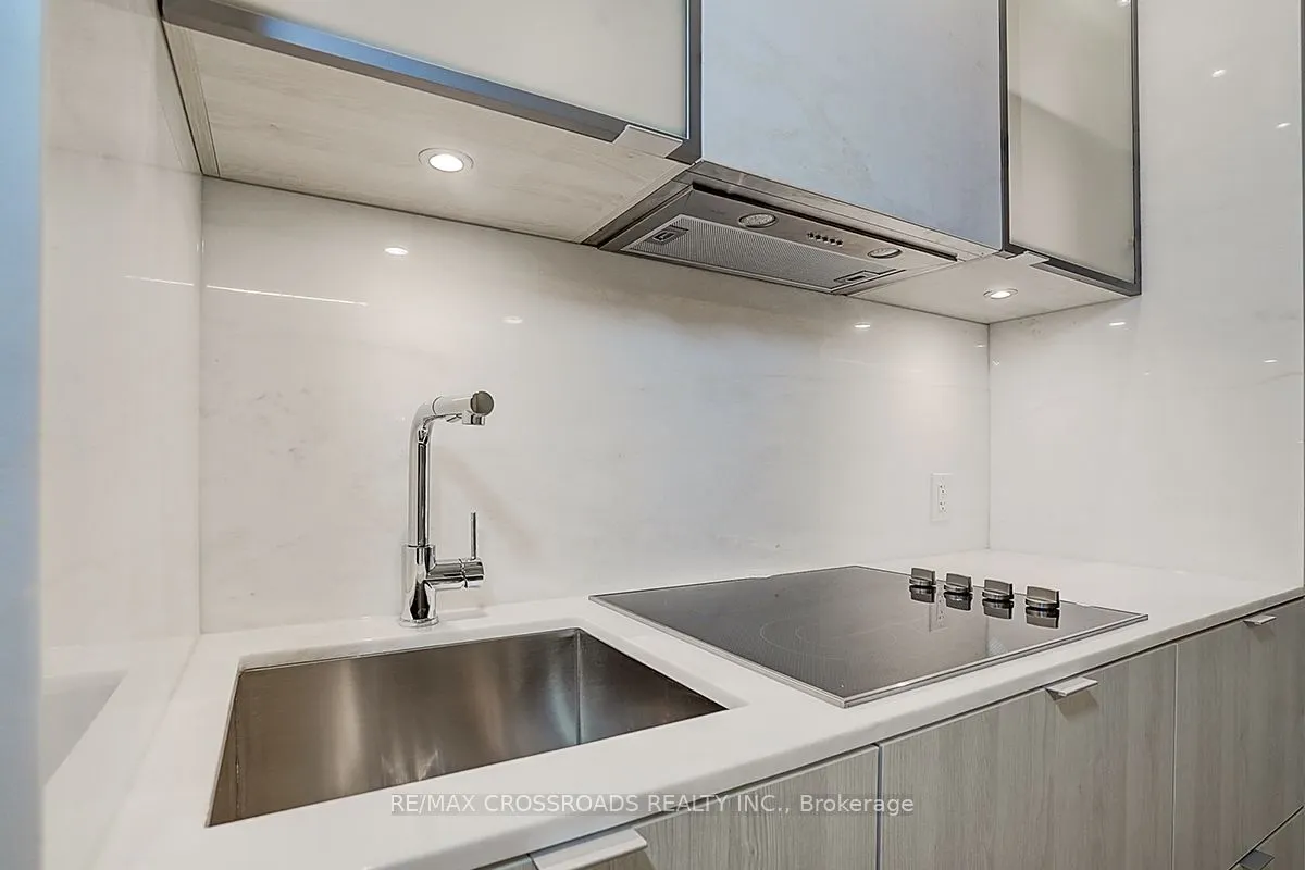 11 Yorkville Avenue, #1607