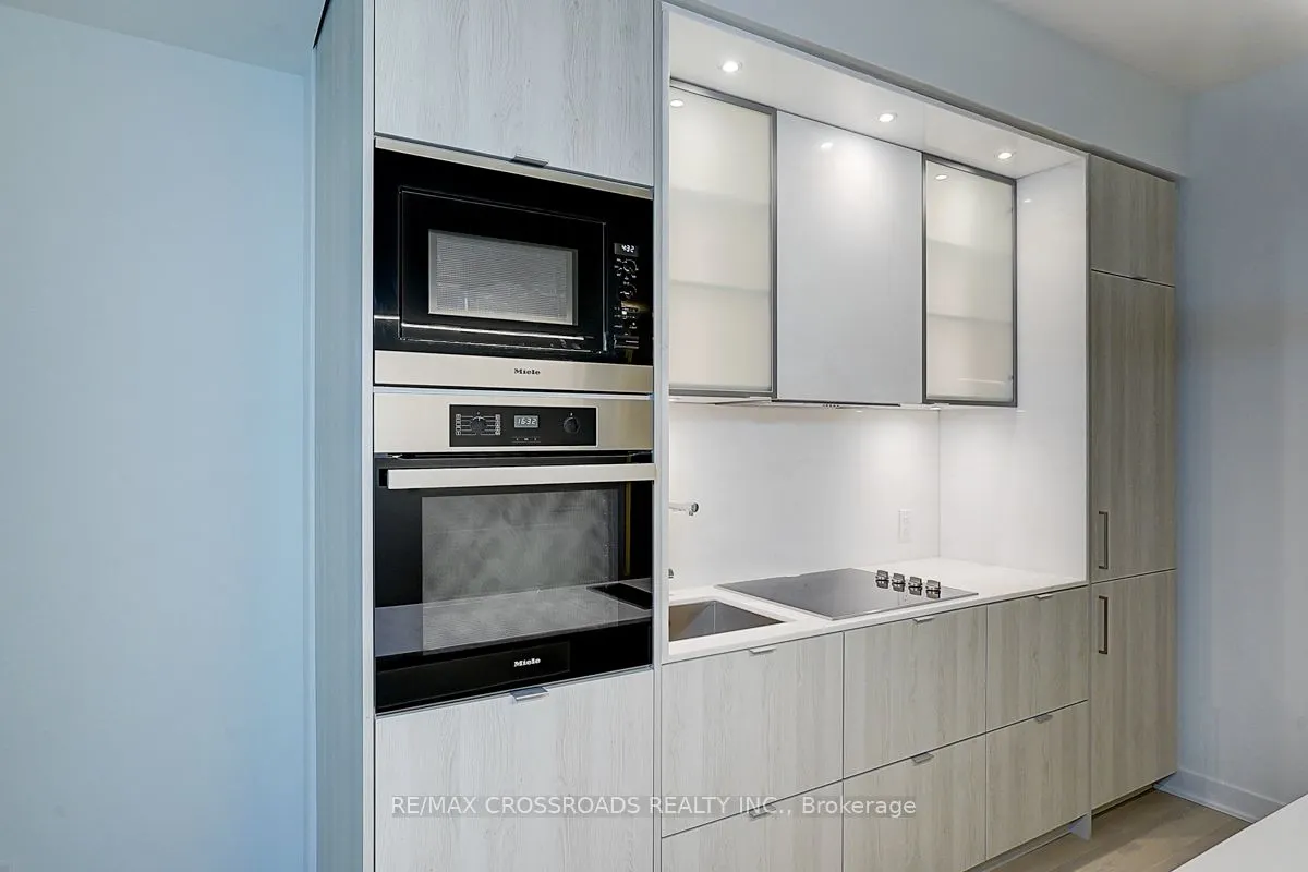 11 Yorkville Avenue, #1607